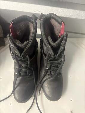UGG Kesey Boots Size 7.5 Black Leather Waterproof Wool